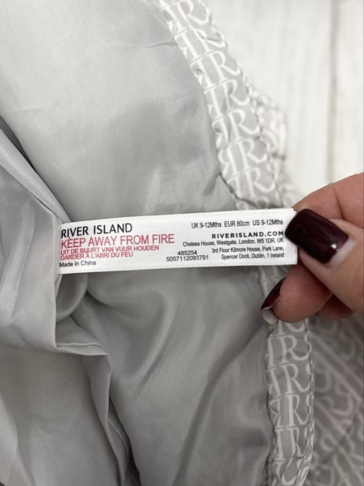 Продам зимовий комбінезон River Island 9-12 місяців