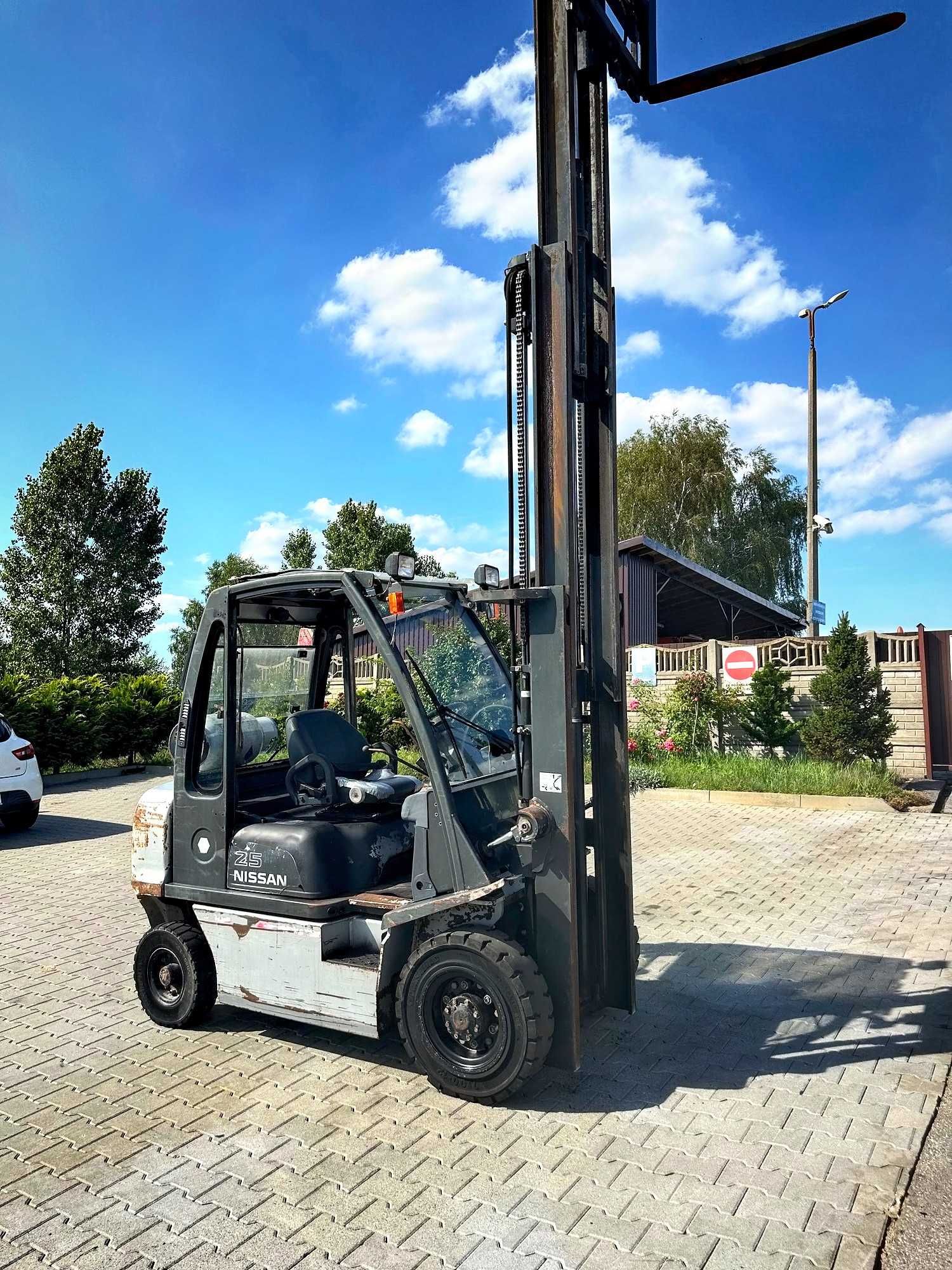wózek widłowy NISSAN FG25 LPG 2500kg Triplex 4.30m przesuw 2010r K25
