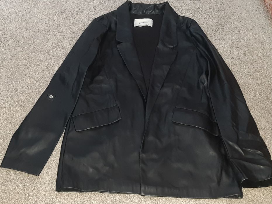 Кожаный пиджак Stradivarius