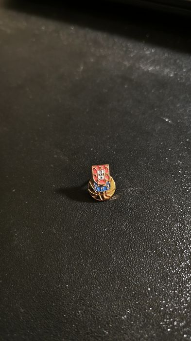 Pins variados para coleção