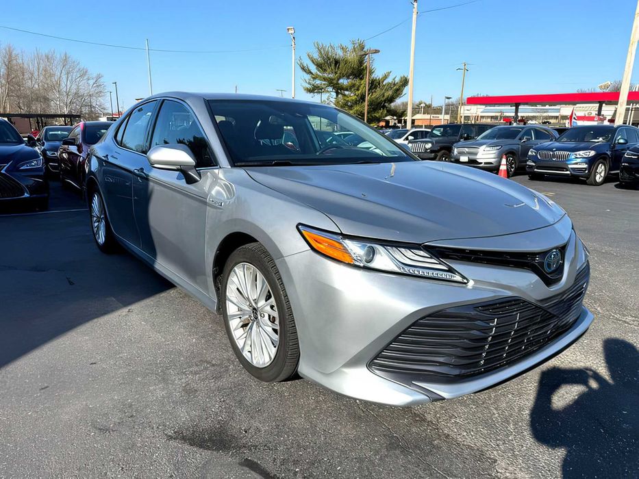 Toyota Camry      2020