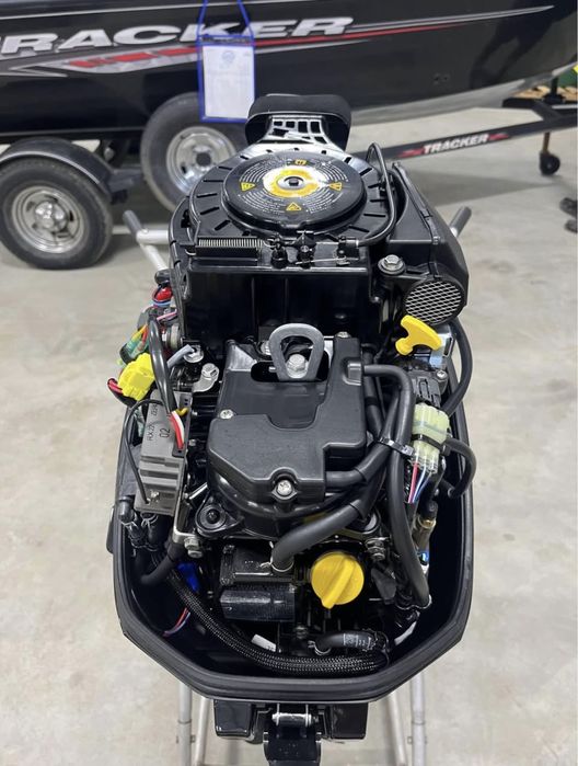 Silnik zaburtowy Mercury 20 koni 2024  trym manetka elektryczny start