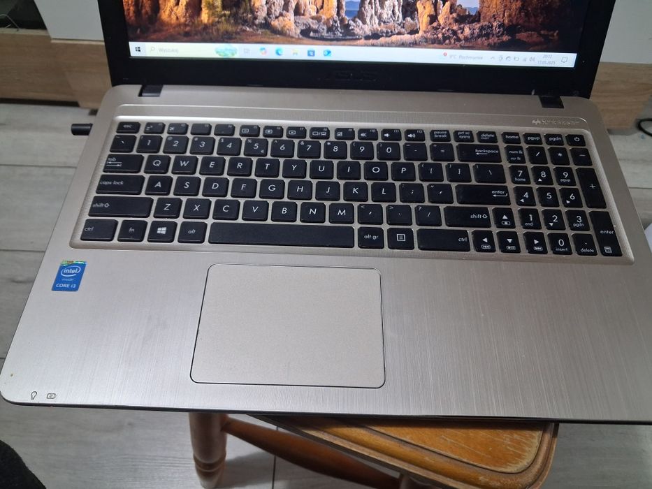 Sprzedam laptopa firmy asus