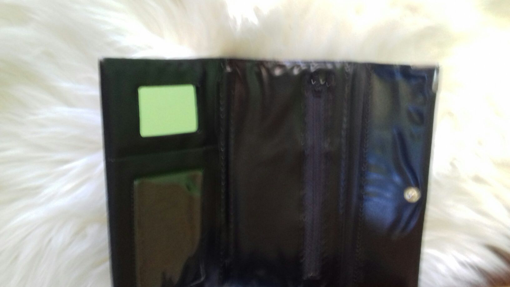 Elegancki portfel damski z lustereczkiem czarny