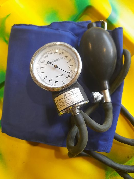 Medidor de tensão arterial antigo