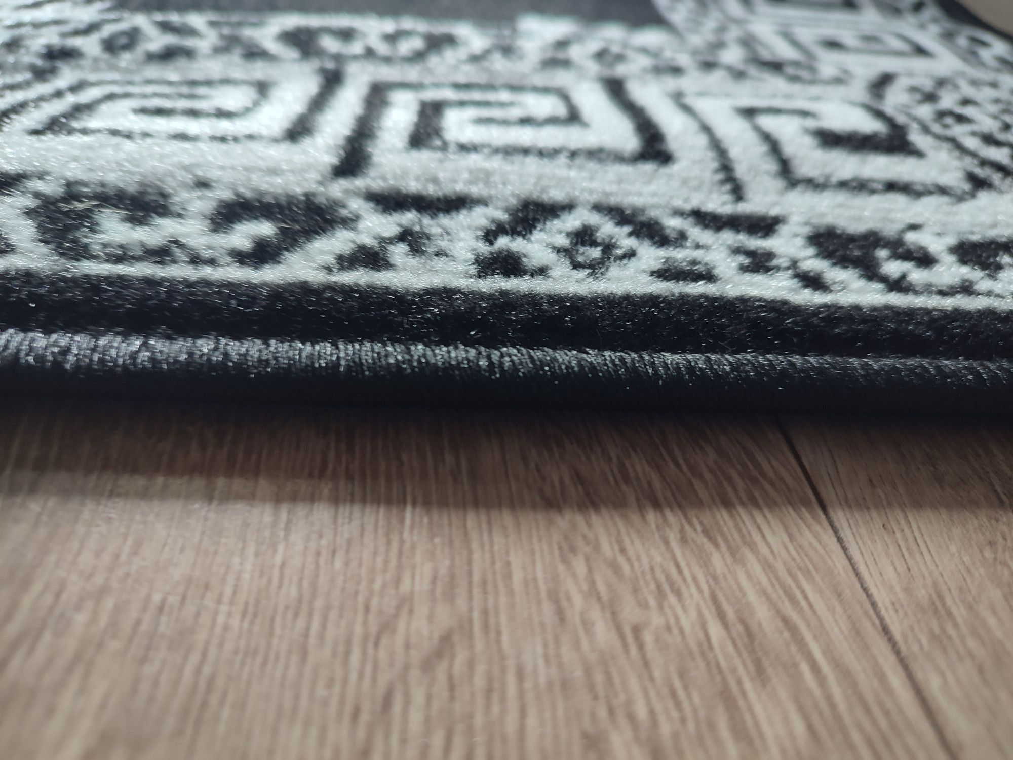 Nowy czarny dywan prostokątny 80x150