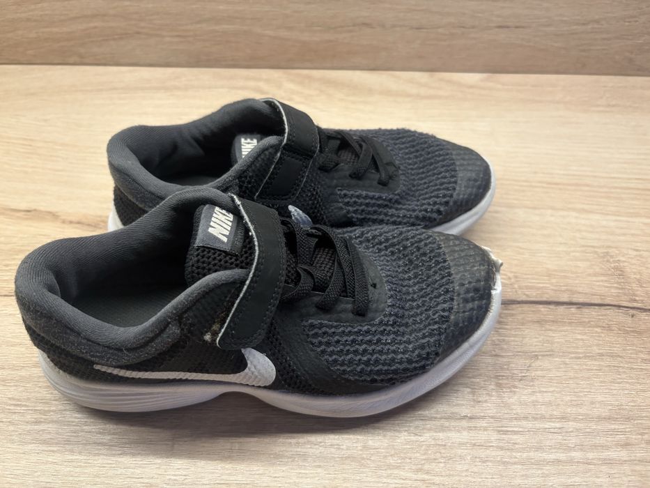 Trampki Nike r. 33 uszkodzone