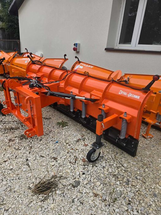 Nowy pług do śniegu prosty Metal-Technik 2,6-3,0m komunalny Transport