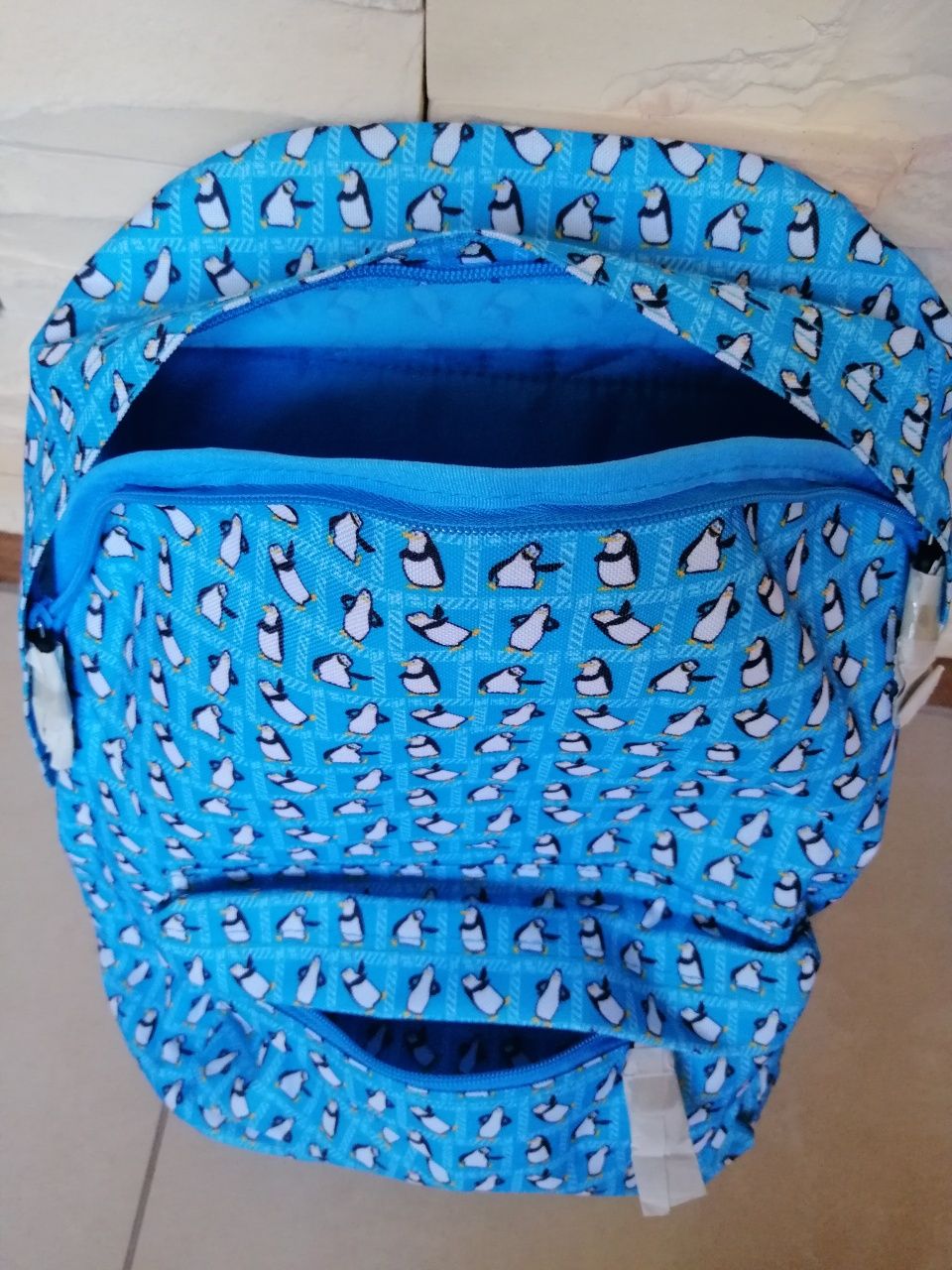 Nowy niebieski plecak szkolny Pingwiny z  Madagaskaru