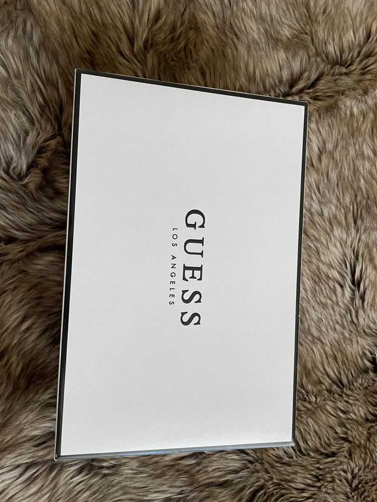 Buty Guess białe rozmiar 36.5