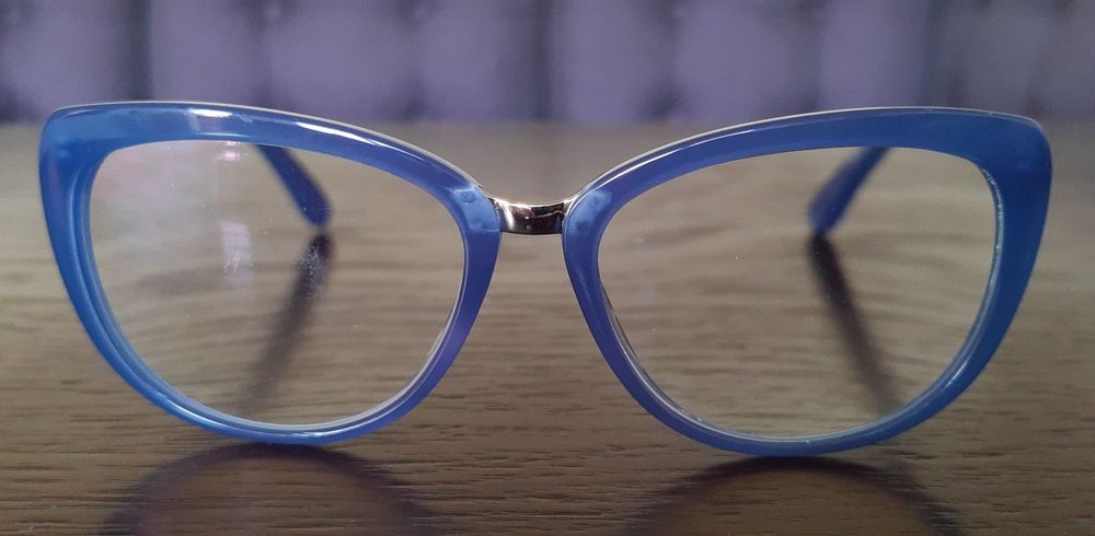 Sprzedam okulary korekcyjne firmy Retro.