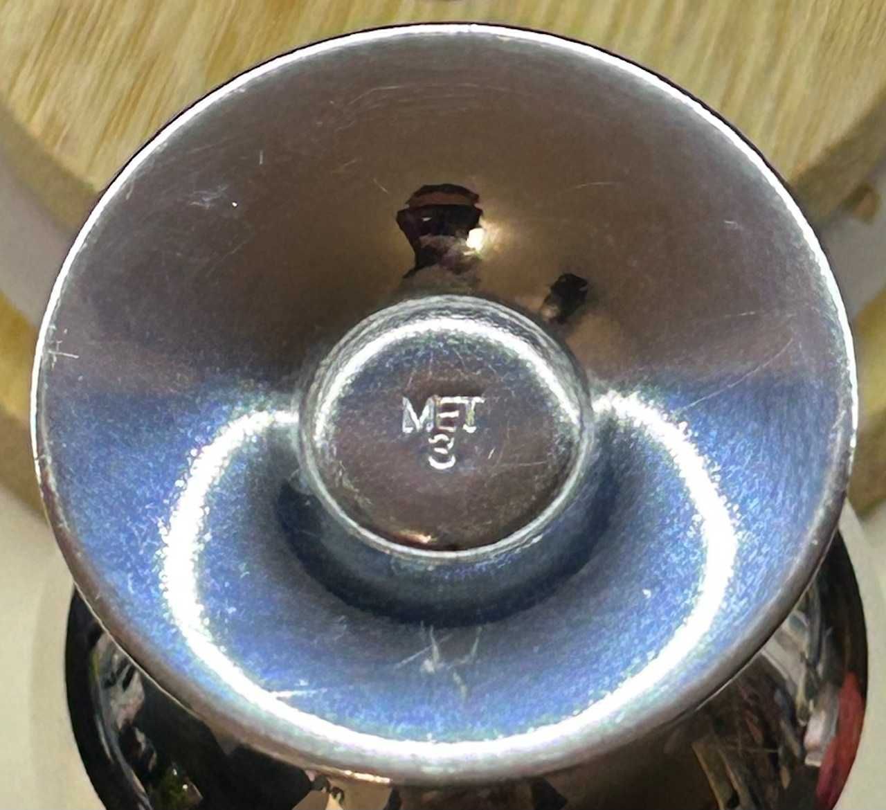 Posrebrzane metalowe kieliszki z tacą lata 70te PRL Vintage