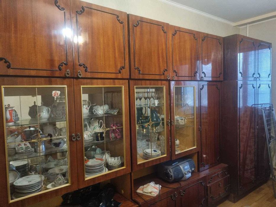 стінка в гарному старні б/у на Оболоні