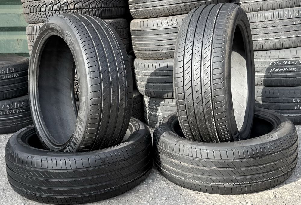 Pneus 235/45r20 Michelin Primacy 4 com 75% piso
