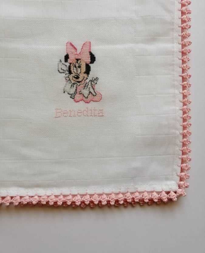 Fralda bordada com nome - Enxoval de Bebé