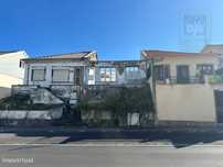 VENDA de CASA - MORADIA T2 em RUÍNAS - Praia da Vitória (Santa Cruz...