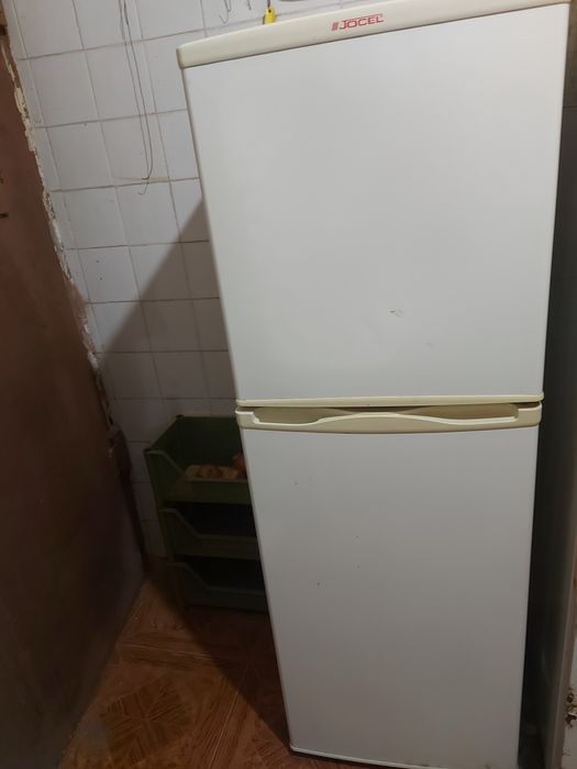 Frigorífico JOCEL muito bom, 140cm altura