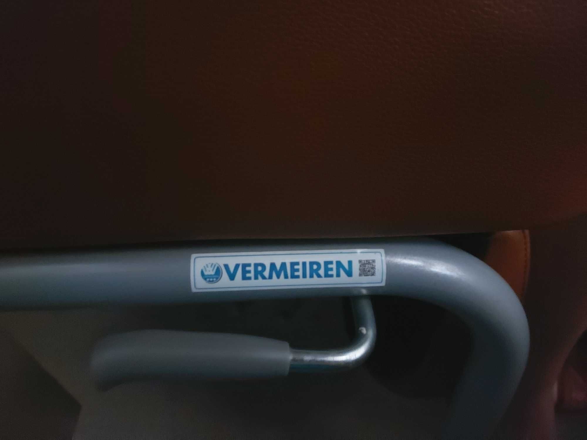 Fotel geriatryczny Wózek inwalidzki pielęgnacyjny Vermeiren