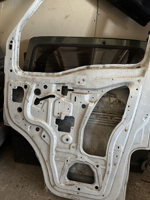Двері пасажирські праві Renault Master 2000-2010 р.