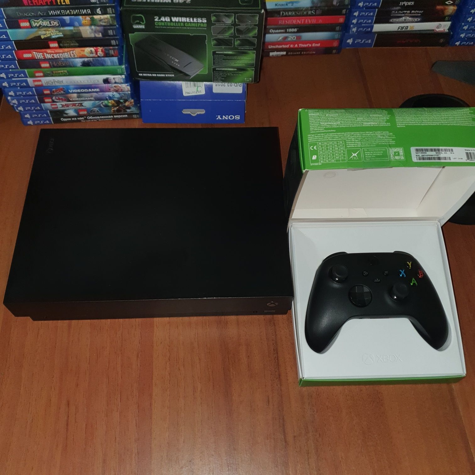 Продам Xbox one x 1tb