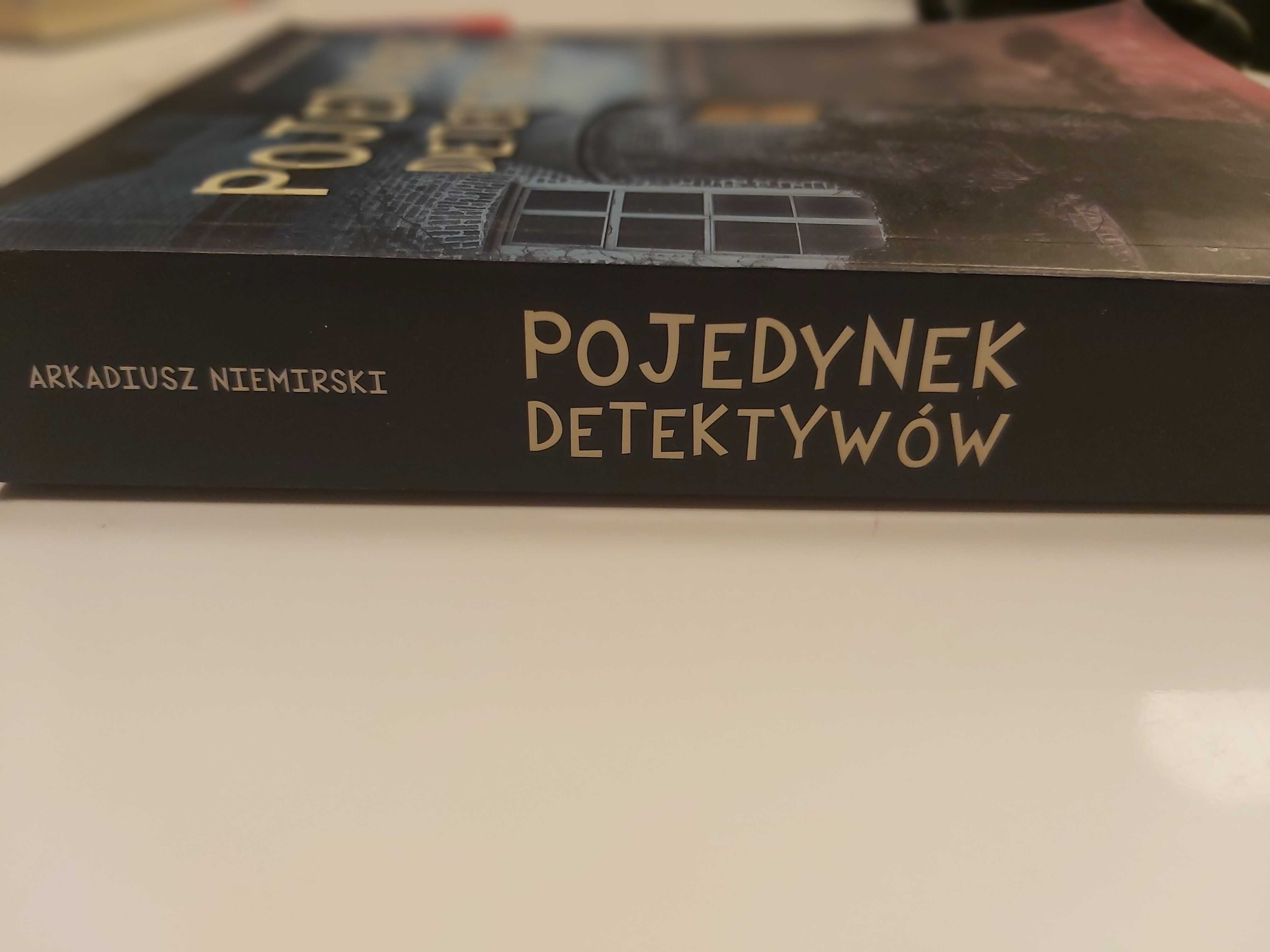 "Pojedynek detektywów" A.Niemirski