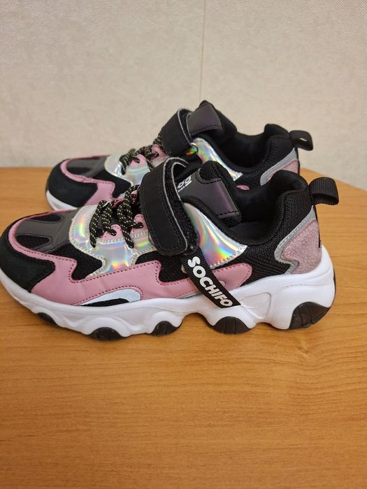 Продам підліткове взуття  (б/в)