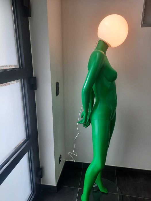 Manequim Verde Candeeiro