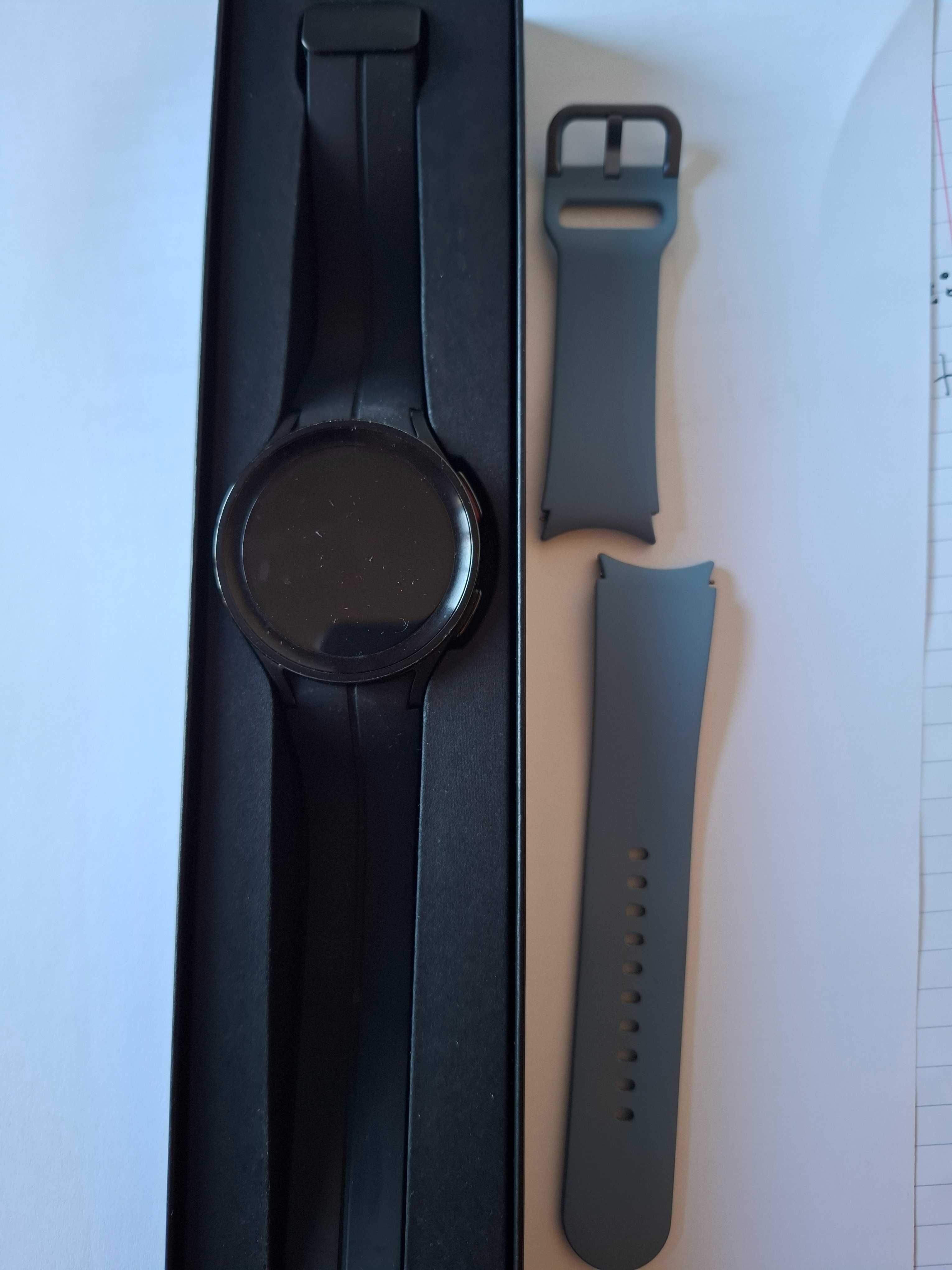 Relógio - Watch 5 Ultra Samsung pouco uso, com LTE