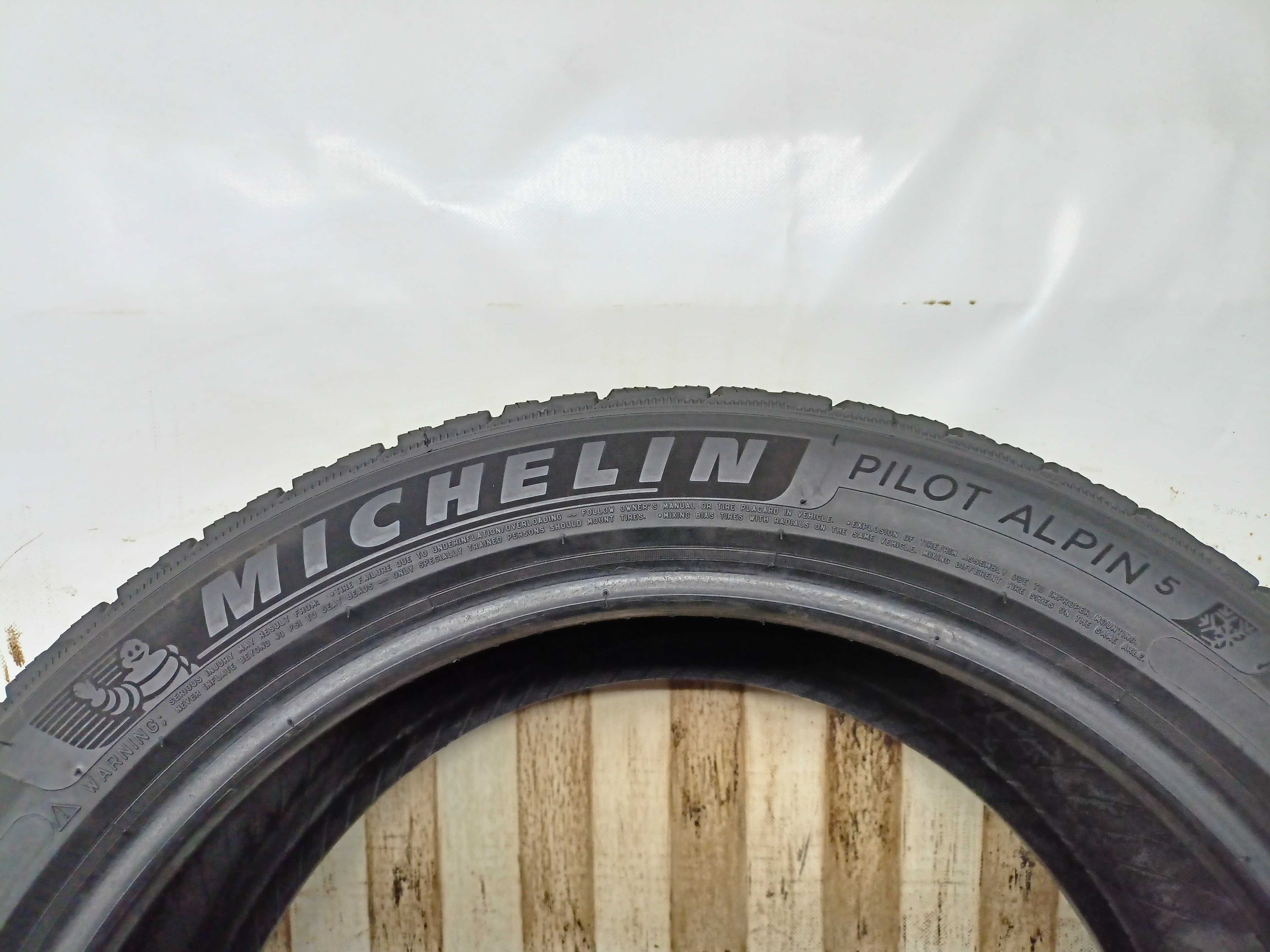 Michelin Pilot Alpin 5 245/45/19 2023r. 102V 6,4mm (139)