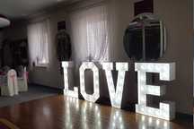 Napis love dekoracja