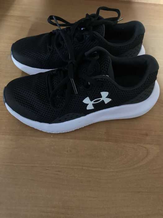 Кроссовки Under Armor Surge