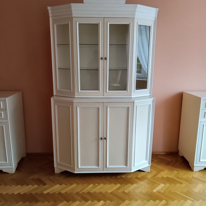 Zestaw mebli z PRL witryna plus dwie komody