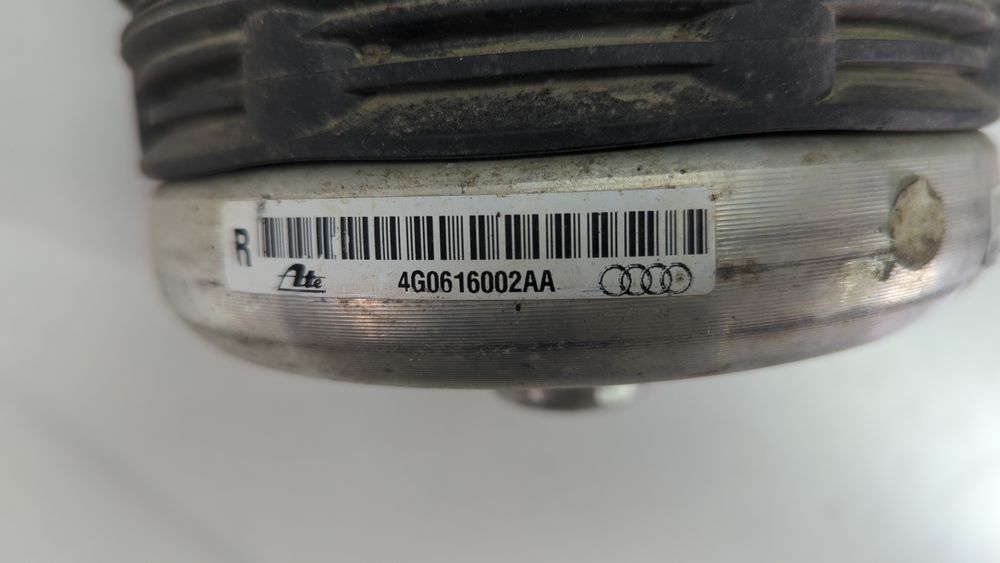Пневмобаллон задний правый для Audi S7