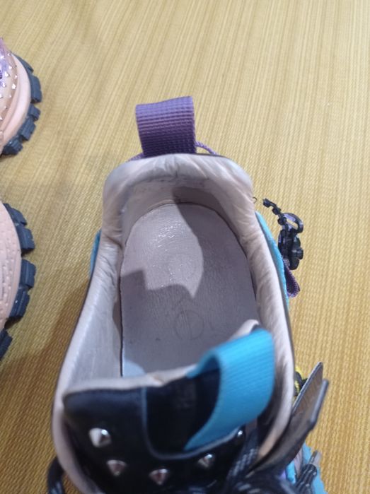 Sapatilhas praticamente novas