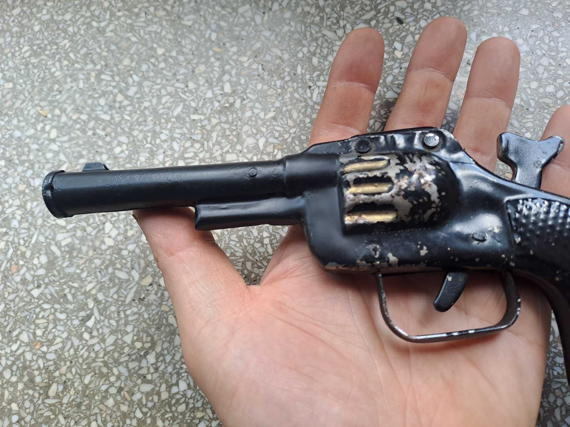 Pistolet Korkowiec z PRL-U.