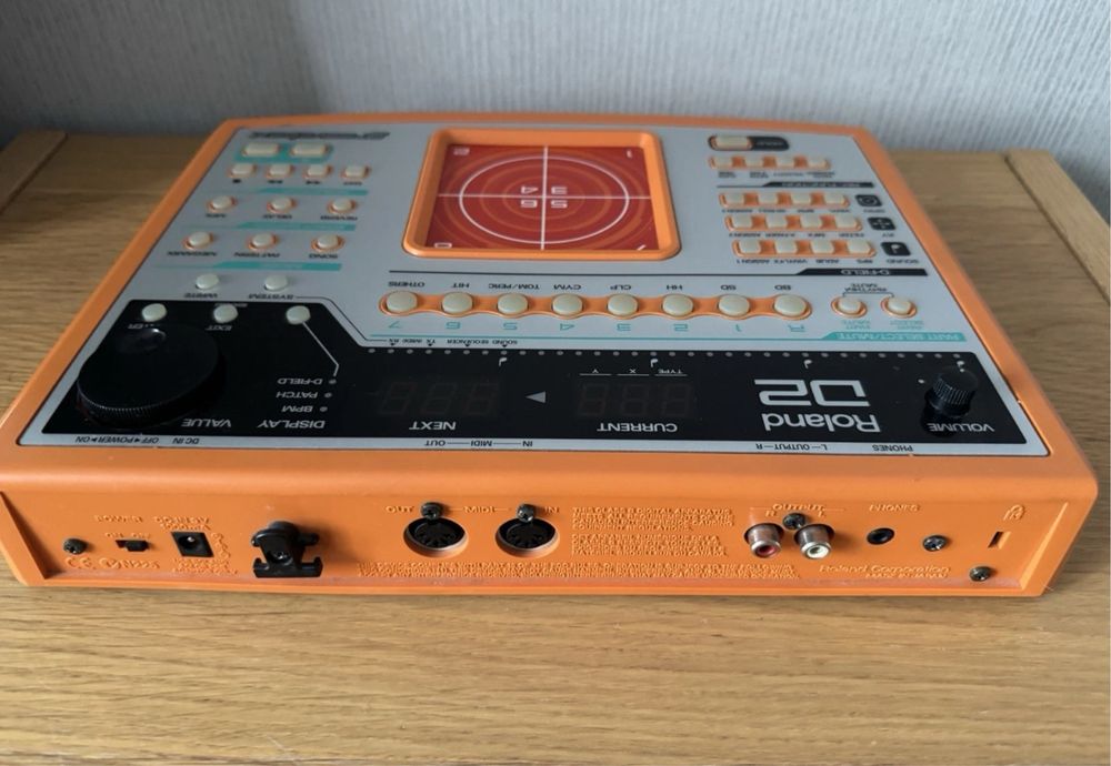Roland D2 Groove Box