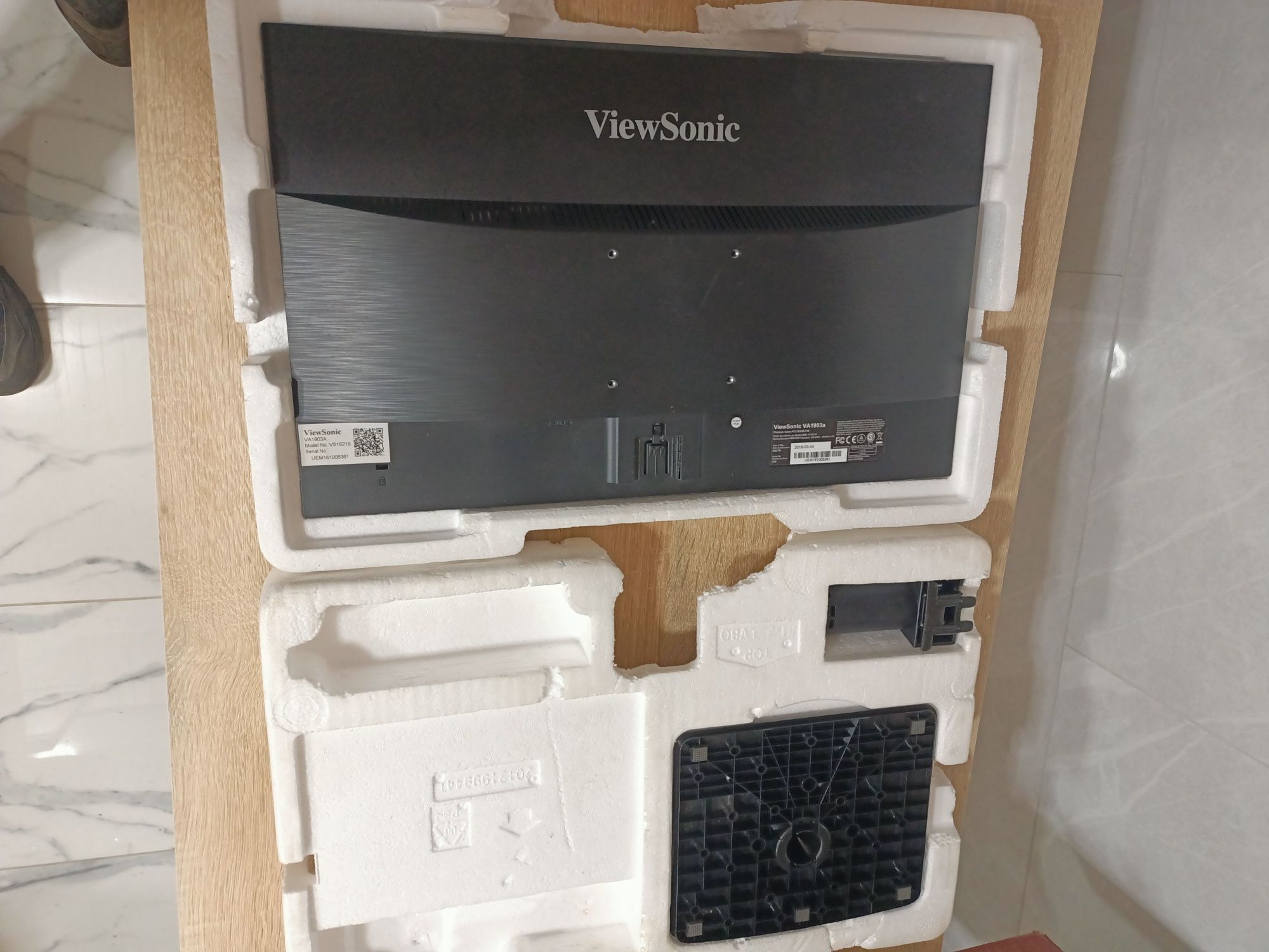 Монітор ViewSonic VA1903A