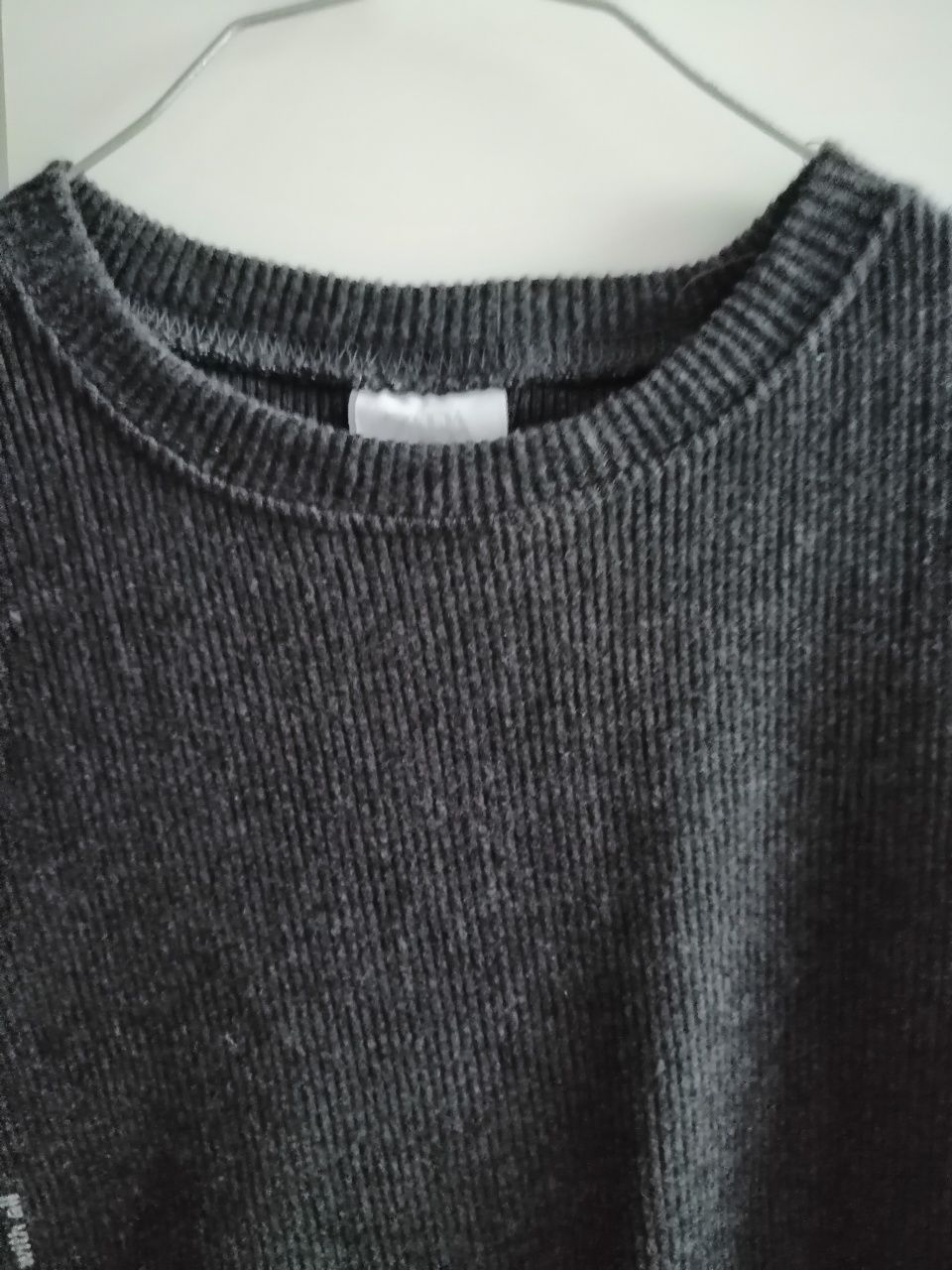Sweter w prążki rozm. 116 cm. Zara