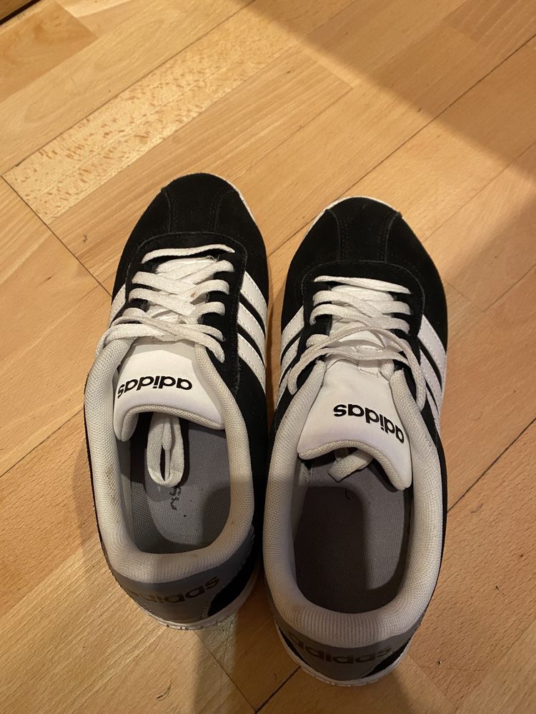 Sapatilhas adidas pretas e brancas como novas tam 39