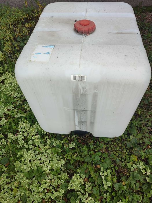 Zbiornik z tworzywa mauser