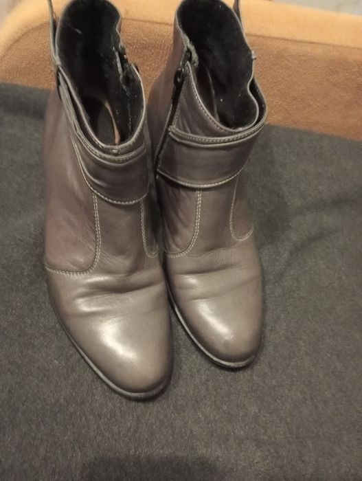 Skórzane botki marki Vera Gomma