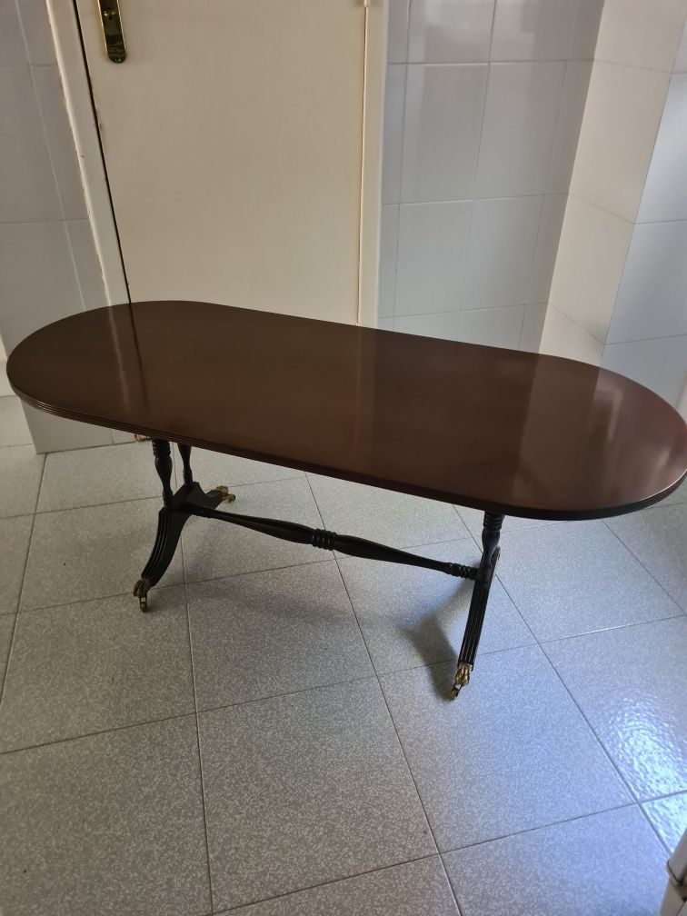 Mesa de sala/apoio em mogno