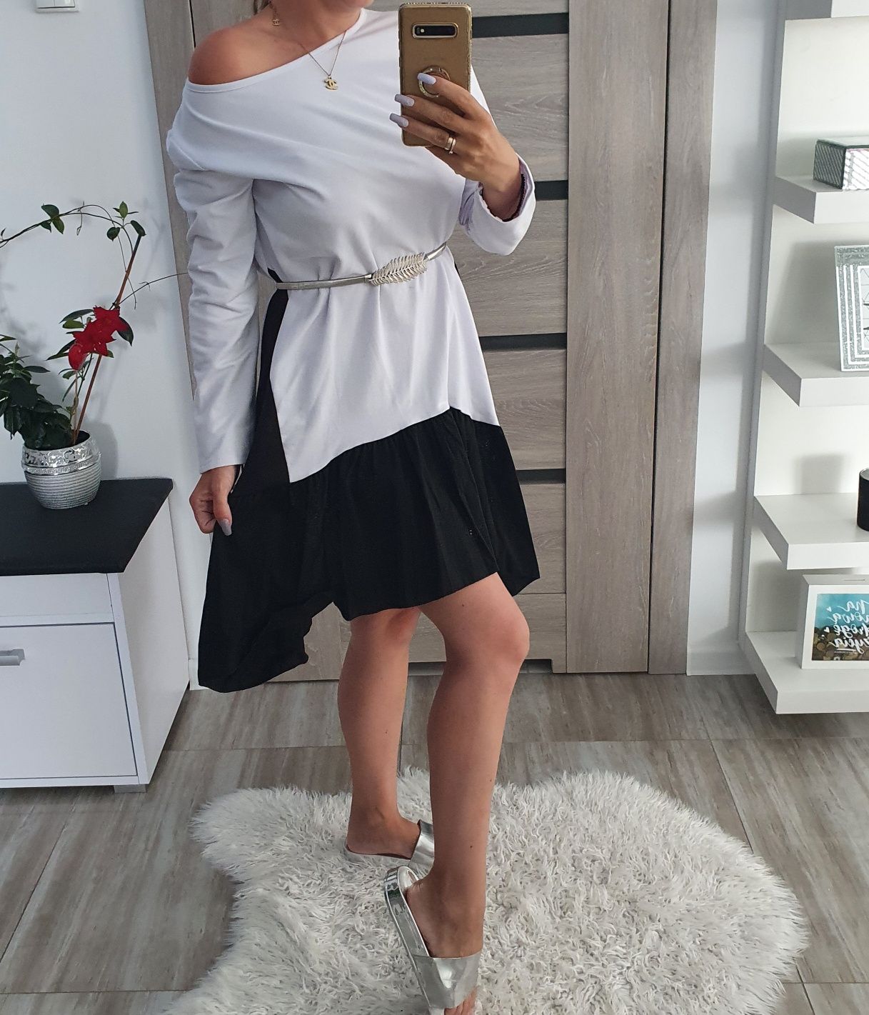 Sukienka tunika biało/czarna asymetryczna. OS0080