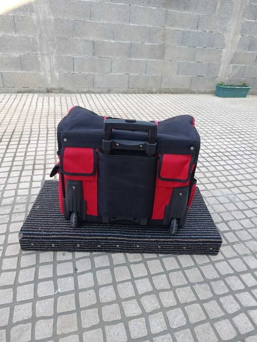 Vendo trolley para ferramentas marca Facon novo.