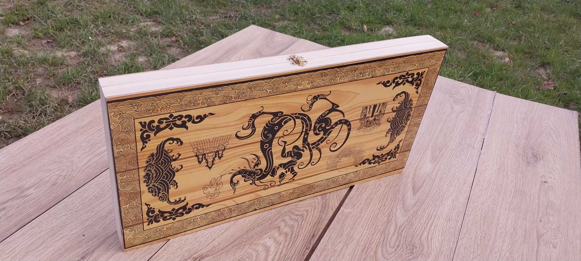 Нарды классические в комплекте фишки с кубиками