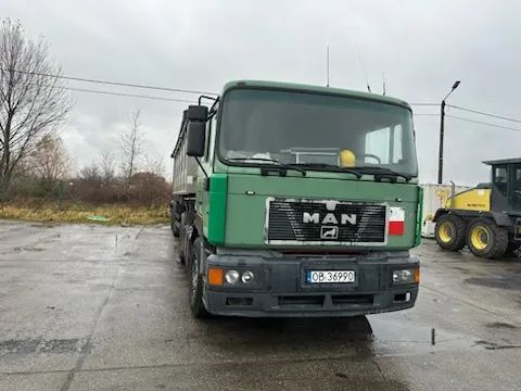 MAN 19.453  Man F2000 wraz z naczepą FEBER 35NWBC