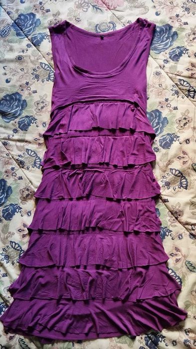 Vestido aos folhos roxo/purpura, tamanho S