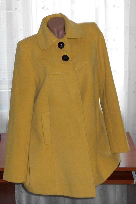 пальто гірчичного кольору напівпальто 48-50 розмір