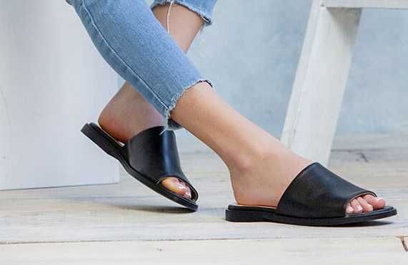 Продам кожані сандалі ECCO Flat Sandal