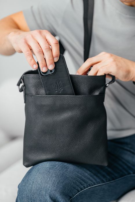 Мужская сумка Флеш Ап черная из натуральной кожи, барсетка через плечо